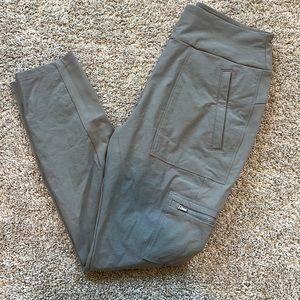 ATHLETA Headlands Hybrid Cargo Tight Size 10 Pants Gray Hiking Travel